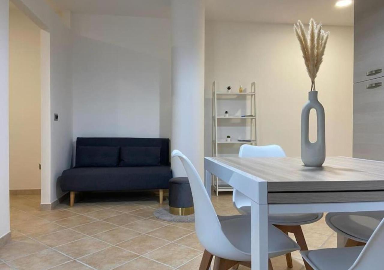 Loft Comodo Ed Elegante • Wi-Fi E Colazione Sanluri エクステリア 写真